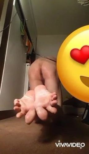 asian ts with luscious wrinkled soles sef-spank her ass