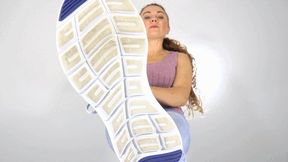 Princess Cindy - Cleaning Sneaker Soles - small version