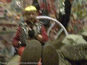 SHE'S ADDICTED TO HER STINK INTERVIEW