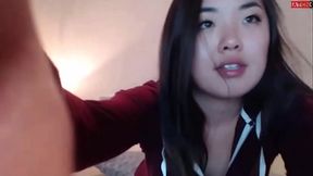 Asian webcam girl gets a sloppy BJ while jacking herself off