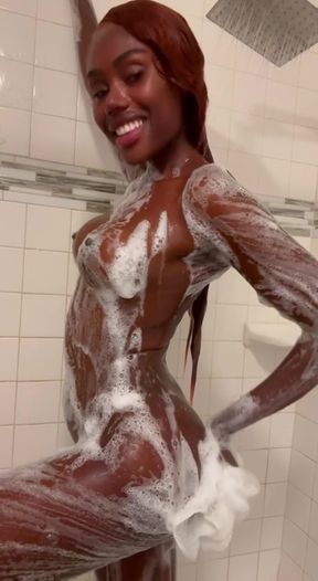 Amateur onlyfan showcases her delicious ass