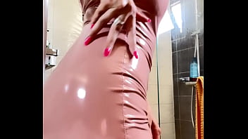 Update #7 (September 19, 2022) New pink latex dress ?? La nouvelle robe rose en latex ??