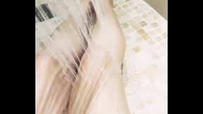 Qui me rejoint sous la douche ?