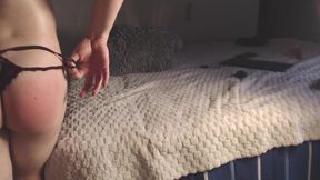 Gay Boy Puts a Dildo While Wearswomen's Clothes