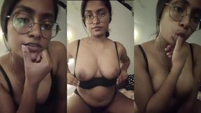 Boro sthonwali apu taar sugar daddy ke impress korar jonno taar dudh abong pacha prachar kore dekhanor MMS video clip