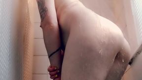 Wet big ass shower bounce and twerk ftm