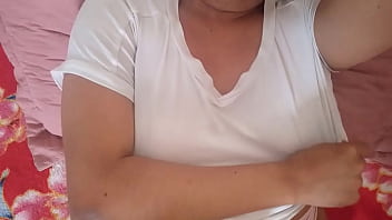QUE ALGUIEN ME DESBARATE MI CO&Ntilde_O ESTRECHO, mientras tanto me masturbo s&oacute_lita, REAL CASERO AMATEUR.