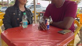 puta colocou a mascara para o marido nao reconhecer - aqui ela sofre na rola grande e grossa