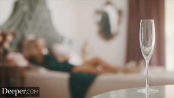 Nicole Aniston's Deep Throat Delight: Riding Cock to Ecstasy
