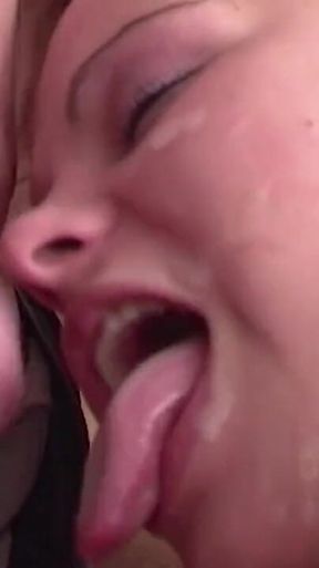 Amateur slut Jessica 18 loves threesome sex