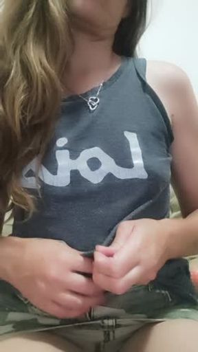 Jugando un poquito cuando llegue a casa sin bragas