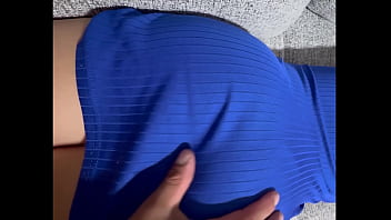 manoseando a esta madura milf infiel delicioso culote en vestido corto