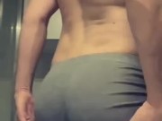 Twink bouncing ass