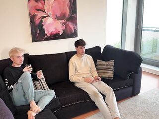 Oral during Fortnite Gaming