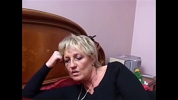 Two mature Italian sluts share their young nephew's cock