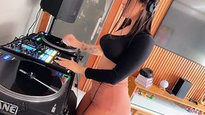 Hot DJ Lauren Swallows Cum Like a Pro