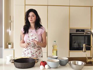 The cooking show turned into a bi-sexual trio with goo on the face.