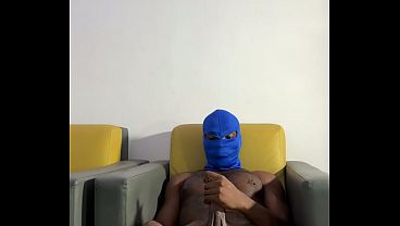 Muscular hunk masturbates his BBC