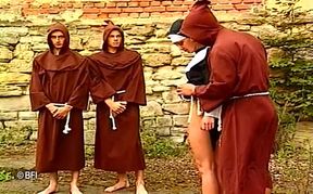 Nun chick loves to bang hard in outdoor fuck