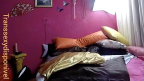 Travesty dotada sendo enrabada por garot&atilde_o pirocudo da vieira de Carvalho