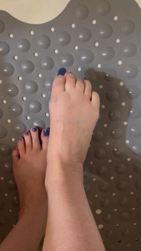 Mature MILF Foot Fetish Showering my Perfect Tiny Feet Elle2025
