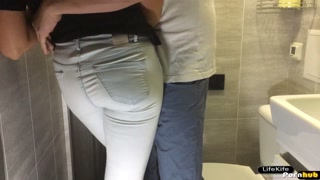 RUSSIAN PORN IN THE TOILET OF A NIGHTCLUB SEX AT A PARTY