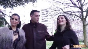 Julie et Siham s'amuse entre gode-ceinture et sodomie