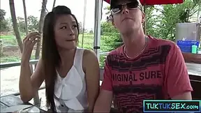 Amateur Thai COUGAR gives a sensual head before getting smashed stiff in a