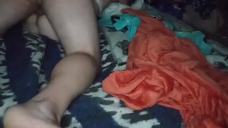Sharing Bed with Step Aunt  (Huge Creampie )