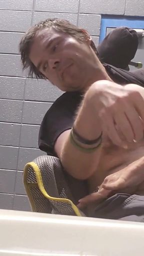 Kevy 69's A Little Quickie Orgasm at the Park   Clip 1