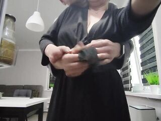 Kitchen Games: Sexy Excitement at the Open Fridge