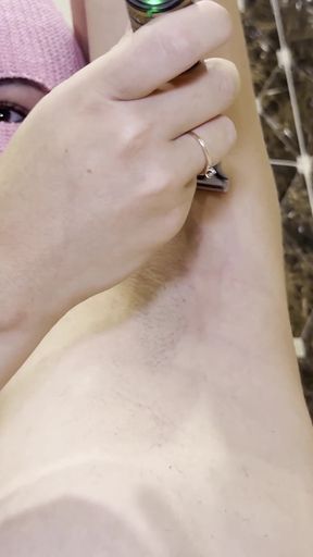 Shaving Hairy Armpits! It Hurts! Epilation of Armpits with an Epilator! Depilation!