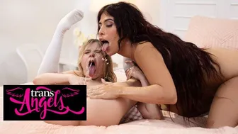 Petite Coco Lovelock squirts with trans Avery Lust in steamy action