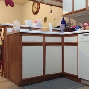 Buttcrack reveal unloading dishwasher