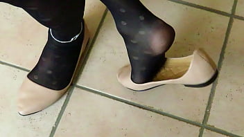 beige MAIERNISI ballet flats, pantyhose and anklet - shoeplay by Isabelle-Sandrine