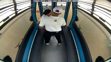 Captan A Estudiantes Follando En El Telefrico