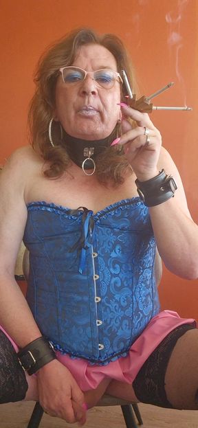 Smoking 3 cigarettes at once with an holder