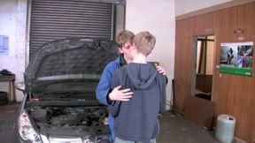 Brit Ladz: Fucking Mechanics
