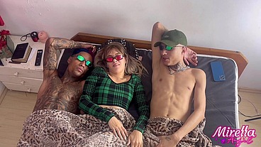 A SAFADA FAZ DUPLA PENETRAÇÃO PELA PRIMEIRA VEZ