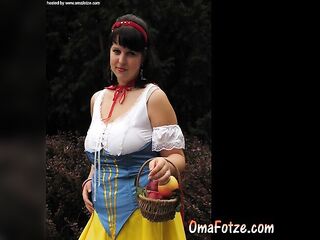 OmaFotzE Slideshow with Milfs and Older Fotos