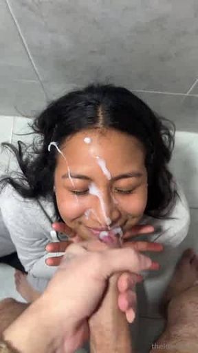 Sexy cumslut loves facials