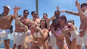 orgia masiva en el barco 10 zorras vs 10 hombres - yasmina khan - clea gaultier- roma amor- daisy fay- jolee love
