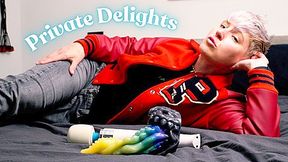 Sexy FtM cums with monster tongue dildo in pussy!