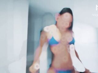 Too Meaty for YOU Gym Crush Flexes & Humiliates the Boys WATCH THE FULL VIDEO ON C4S