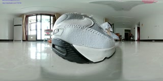 3 pairs of dirty sneakers VR