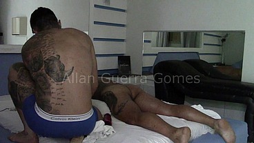 Parte 2 de um atendimento de 3 horas. massagem relaxante com final feliz tirando a virgindade anal de um homem com mais de 50...