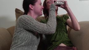 Threesome with fantastic girls on the couch