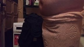 Stretching the tail after a bath