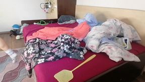 Amateur MILF does naked yoga, hairy pussy, big ass, big tits. Amateur massage with a vibrator, naked brunette.