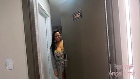 Angel Lima dando a bucetinha para o entregador